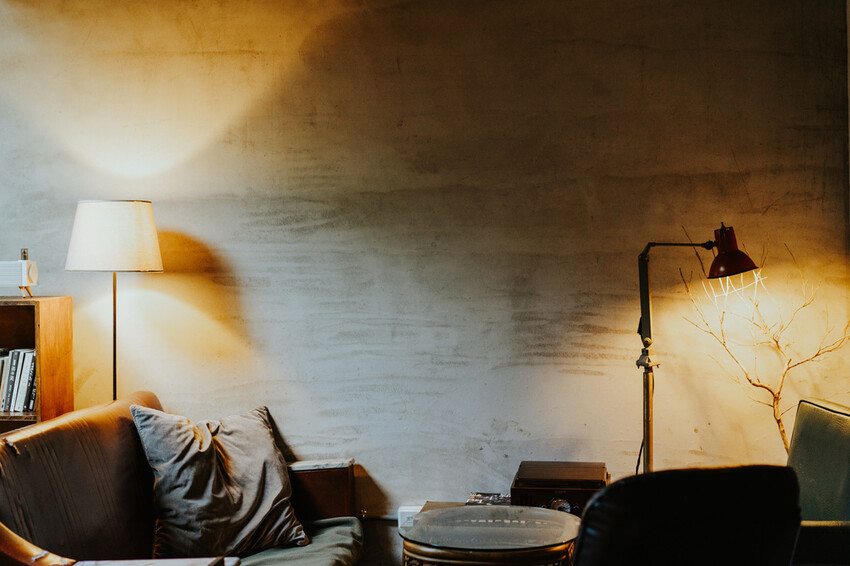 到一個不曾停留的山邊小村落,吸咖啡 甜點 和貓咪味|宜蘭東澳