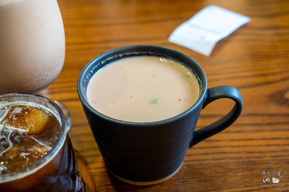 高雄鹽埕咖啡廳新選擇推薦！《咖啡打擾了茶》香料奶茶與咖啡的浪漫衝撞