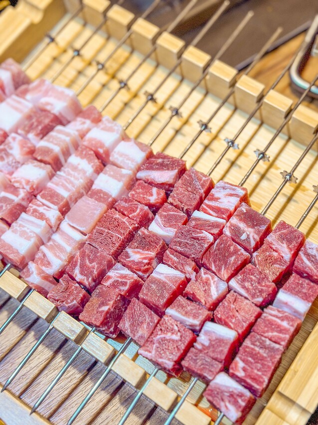 竹北燒烤推薦!歡聚堂自動旋轉烤串必吃5大推薦!近竹北遠百,懶 竹北燒烤推薦!歡聚堂自動旋轉烤串必吃5大推薦!近竹北遠百,懶