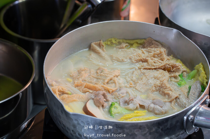 點點辣_一滴不剩醇厚白湯,板橋滷味推薦,火侯時間淬鍊白湯滷味