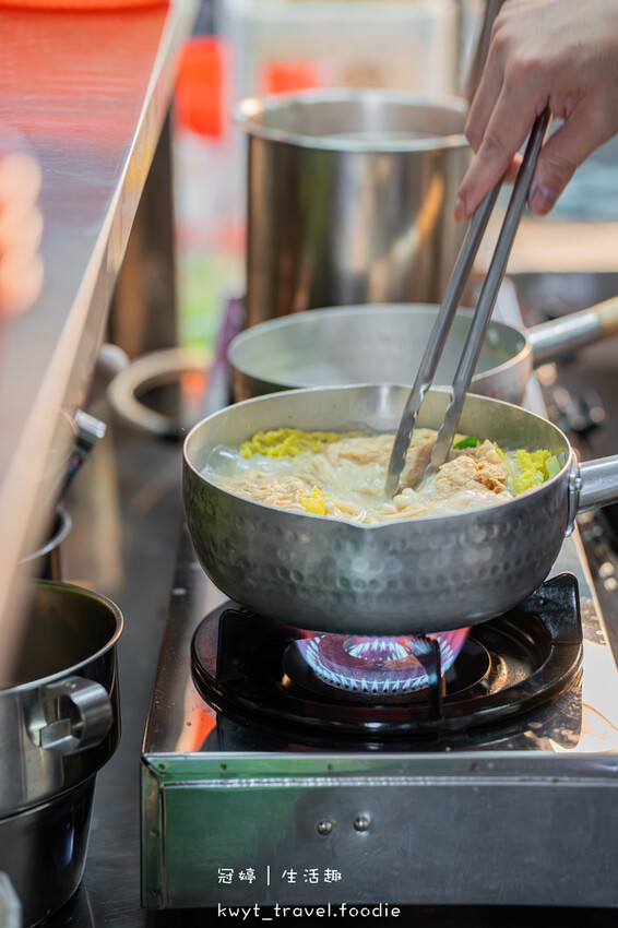 點點辣_一滴不剩醇厚白湯,板橋滷味推薦,火侯時間淬鍊白湯滷味