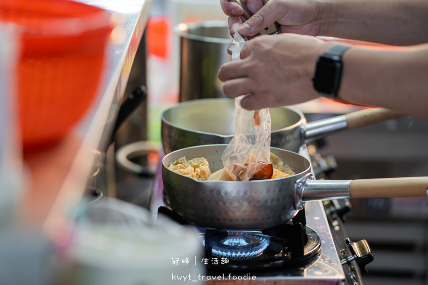 點點辣_一滴不剩醇厚白湯,板橋滷味推薦,火侯時間淬鍊白湯滷味