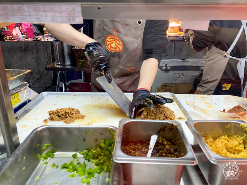 台中市東區容饃饃肉夾饃 | 台中旱溪夜市美食推薦!肉肉控必吃美味肉夾饃~