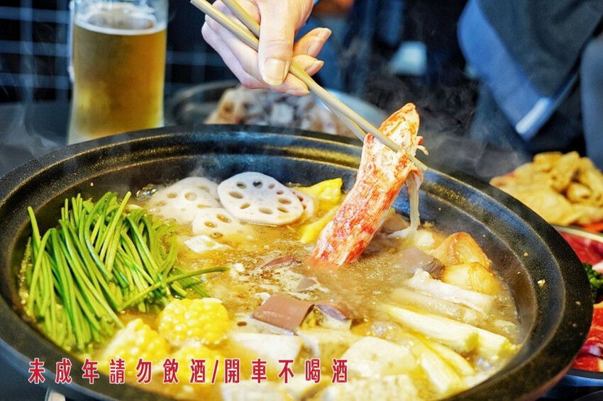 距離華泰名品城3分鐘車程!招牌石頭麻油炒魷魚干、辛香料~現場爆炒香氣好逼人