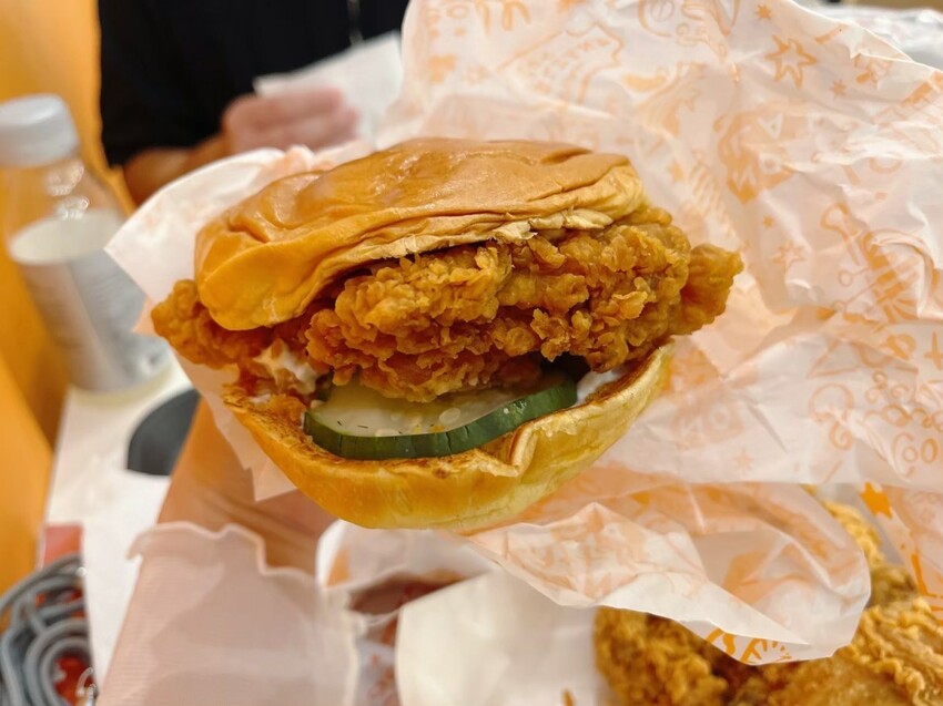 台北市中正區從早排到晚也一定要吃的美式炸雞｜Popeyes Chicken 大力水手炸雞，台灣第間分店就在台北，不用搭飛機也能吃