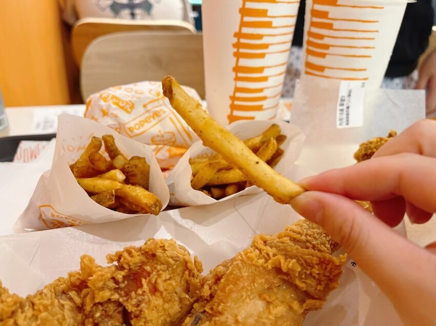 台北市中正區從早排到晚也一定要吃的美式炸雞｜Popeyes Chicken 大力水手炸雞，台灣第間分店就在台北，不用搭飛機也能吃