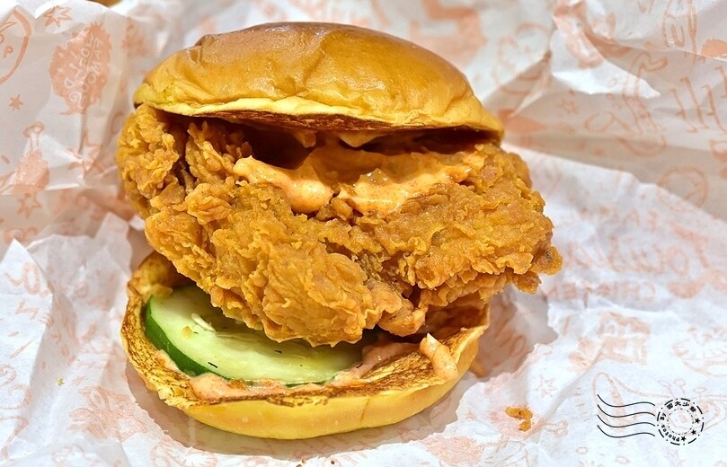 POPEYES:勁厚布里歐雞腿堡