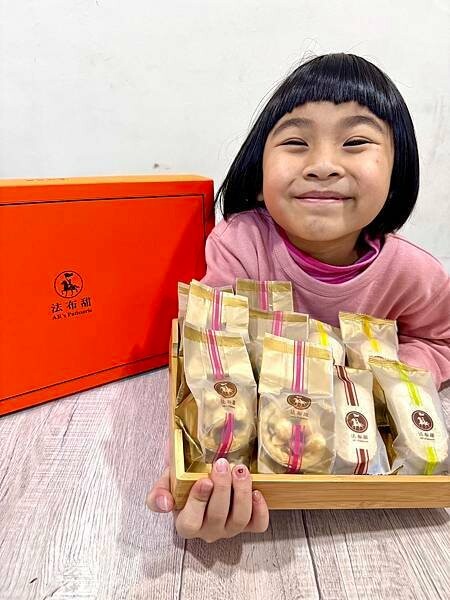 法布甜法式手工甜點、草莓季節新品、草莓蒙布朗千層蛋塔、伴手禮