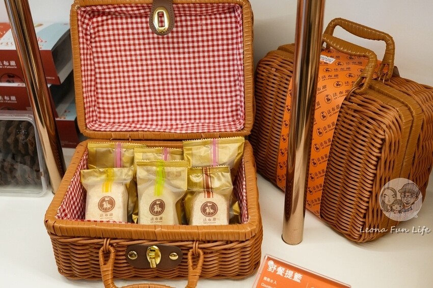 台中市西屯區全台首間布丁千層蛋塔!!逢甲最新排隊美食法布甜,花朵可頌蛋塔,還有十勝鮮乳霜淇淋+一元多一杯優惠喔!