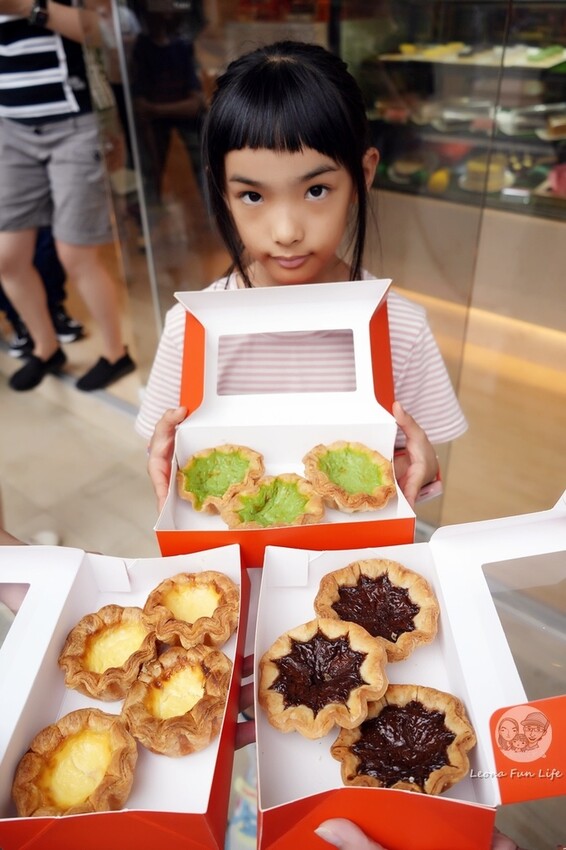 台中市西屯區全台首間布丁千層蛋塔!!逢甲最新排隊美食法布甜,花朵可頌蛋塔,還有十勝鮮乳霜淇淋+一元多一杯優惠喔!