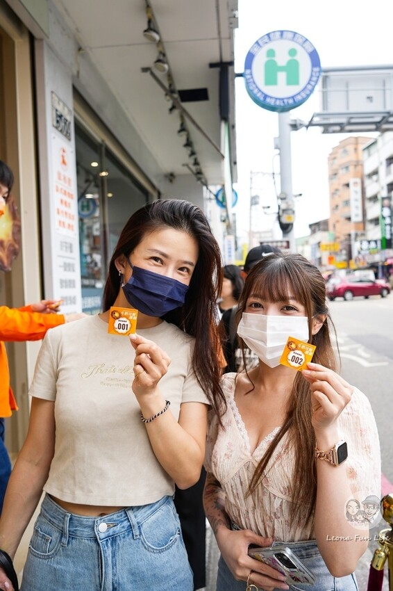 台中市西屯區全台首間布丁千層蛋塔!!逢甲最新排隊美食法布甜,花朵可頌蛋塔,還有十勝鮮乳霜淇淋+一元多一杯優惠喔!