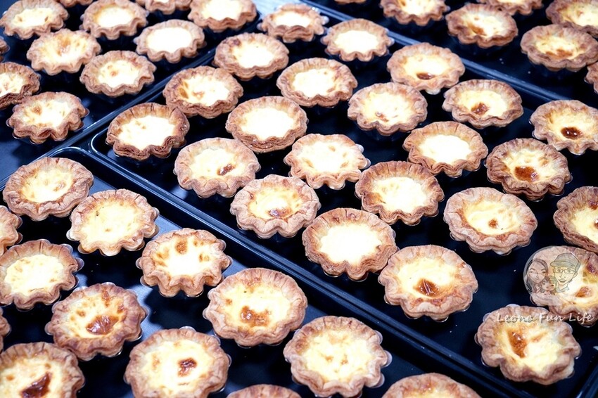 台中市西屯區全台首間布丁千層蛋塔!!逢甲最新排隊美食法布甜,花朵可頌蛋塔,還有十勝鮮乳霜淇淋+一元多一杯優惠喔!