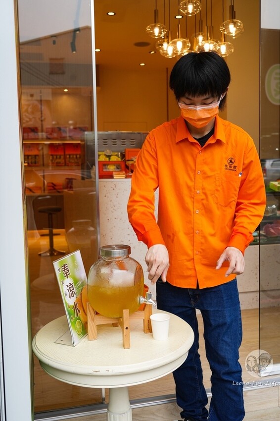 台中市西屯區全台首間布丁千層蛋塔!!逢甲最新排隊美食法布甜,花朵可頌蛋塔,還有十勝鮮乳霜淇淋+一元多一杯優惠喔!