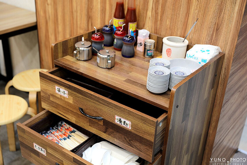 苗栗縣苗栗市老字號傳承一甲子的好滋味！必點噴香誘人鴨香飯｜傳香麵食館(苗栗聯合大學銅板小吃美食)