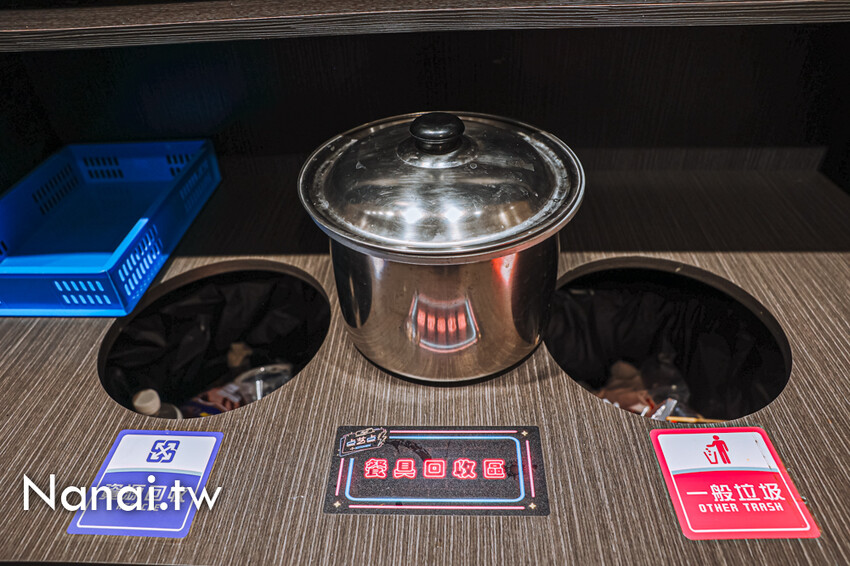 新店！福安宮前的宵夜美食，必點芋泥三明治，芋泥餡多到快炸開。還有炒泡麵、鍋燒意麵的麵量也很阿莎力～溪湖點藝點