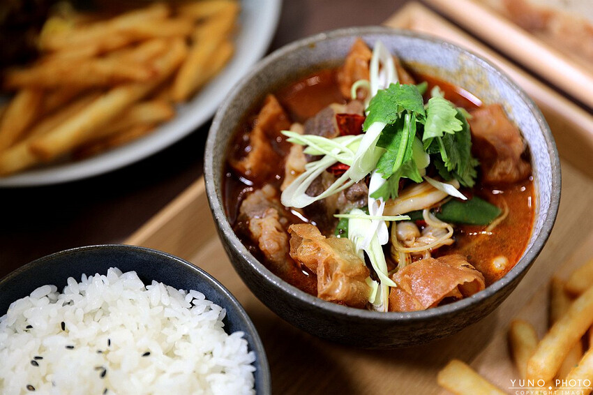台中市太平區隱身巷弄文青風早午餐！食材新鮮堅持手作餐點美味有特色 隱藏版『店員』陪您用餐｜朝詩沐餉早午餐(寵物友善