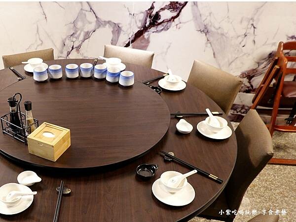 8人圓桌區-燦台菜私廚 (1).jpg