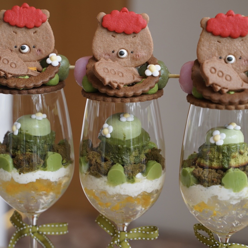 【雛菊見DAISY HOUSE】全台最浮誇、最夢幻的芭菲杯就在這！全新季節甜點「抹茶童話・桃太郎物語」每一樣都超好拍照，抹茶控快收藏～台中約會餐廳推薦 - 阿華田的美食日記
