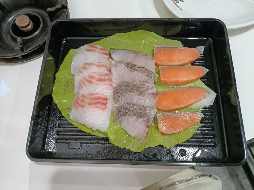 板橋火鍋新開店！新埔捷運站「來吧吃鍋」野菜 滷肉飯吃到飽。