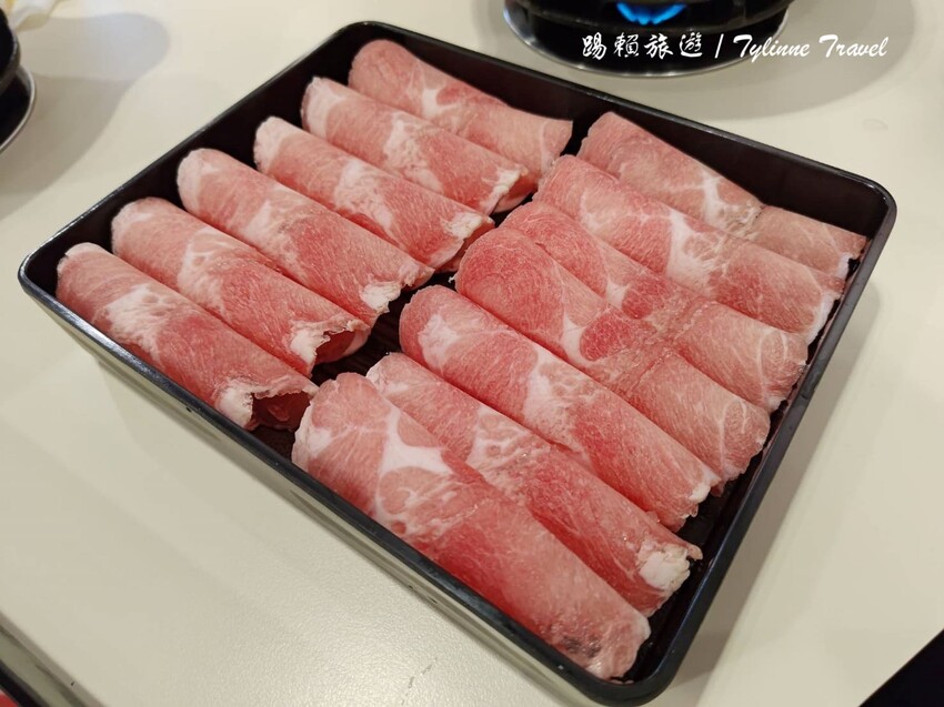 新北市板橋區【新北美食】來吧吃鍋，自助小火鍋吃到飽 | 12種湯底自由挑選 | 新鮮蔬菜營養均衡無限供應 | 板橋火鍋美食推薦