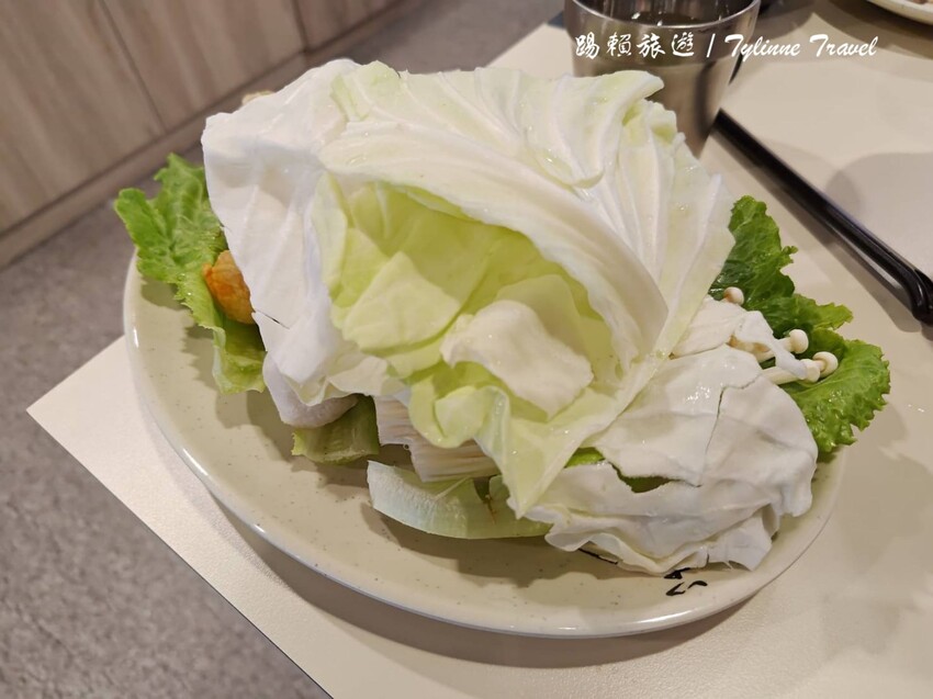 新北市板橋區【新北美食】來吧吃鍋，自助小火鍋吃到飽 | 12種湯底自由挑選 | 新鮮蔬菜營養均衡無限供應 | 板橋火鍋美食推薦