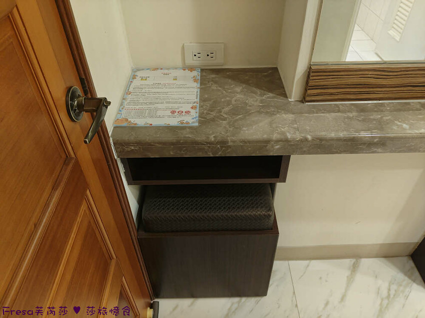 屏東縣琉球鄉小琉球民宿【亮晶晶民宿】熱鬧市區街道上吃喝玩樂超方便！乾淨素雅和室房型適合親子家庭│小琉球包棟民宿