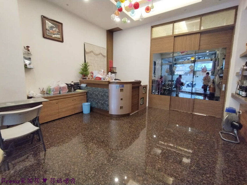 屏東縣琉球鄉小琉球民宿【亮晶晶民宿】熱鬧市區街道上吃喝玩樂超方便！乾淨素雅和室房型適合親子家庭│小琉球包棟民宿