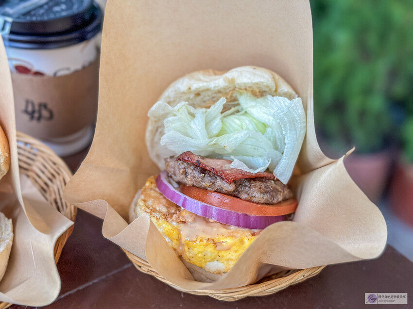 花蓮縣玉里鎮美食限定營業特色漢堡店！純手作肉餅，厚實美味，料理豐富。