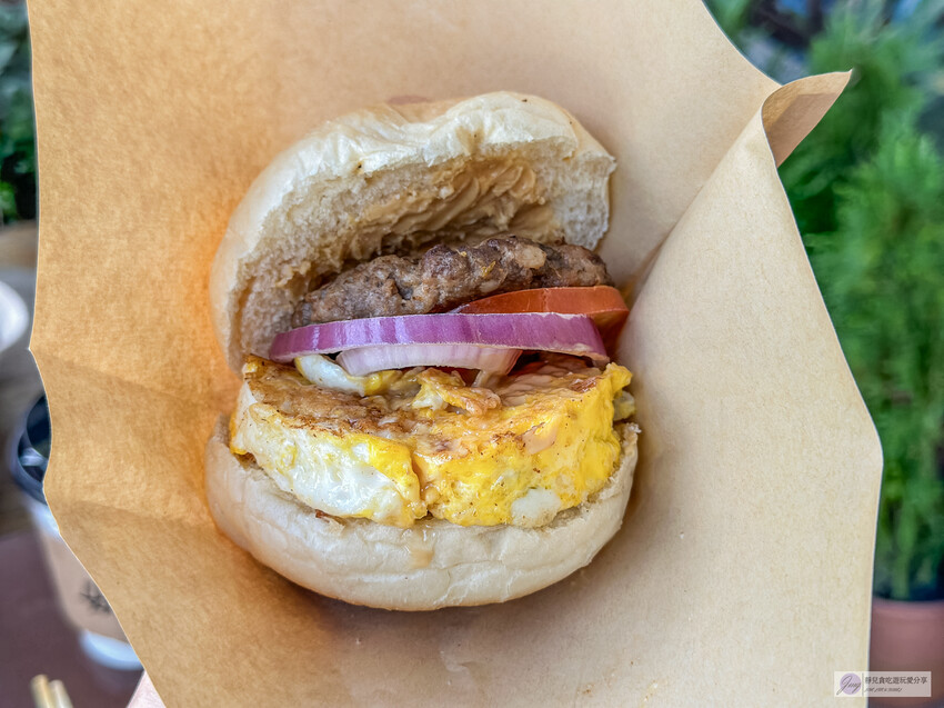 花蓮縣玉里鎮美食限定營業特色漢堡店！純手作肉餅，厚實美味，料理豐富。