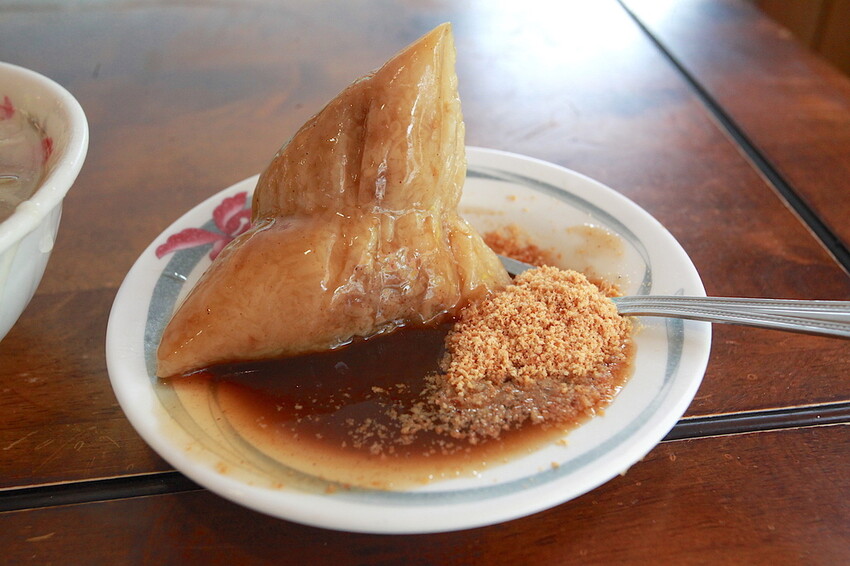 高雄市前鎮區吃。高雄美食|前鎮區。「甲仙碗粿肉粽(阿歪碗粿)」勞工公園周遭美食,Goole有724則評論獲得4.4顆星,因