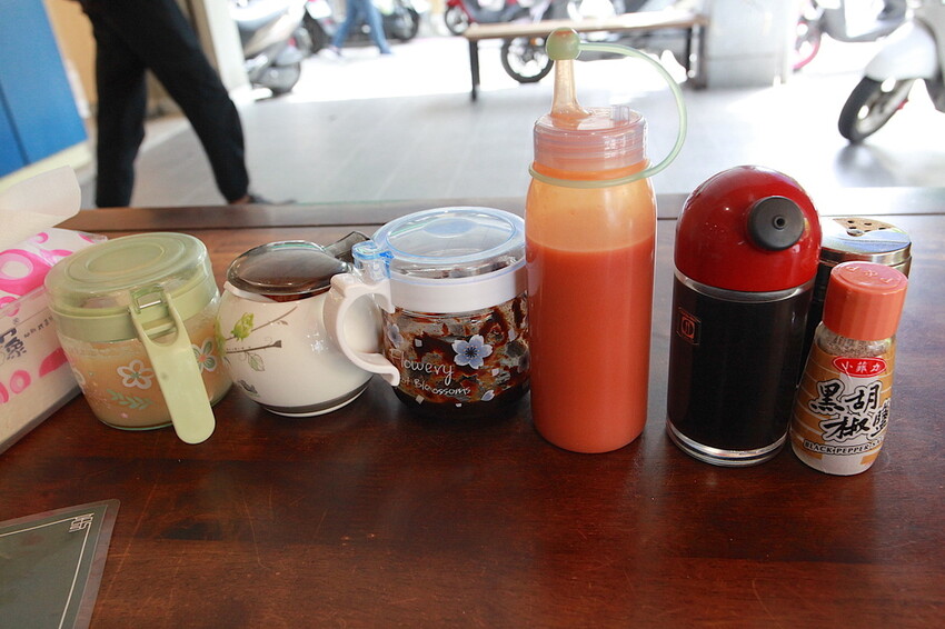 高雄市前鎮區吃。高雄美食|前鎮區。「甲仙碗粿肉粽(阿歪碗粿)」勞工公園周遭美食,Goole有724則評論獲得4.4顆星,因