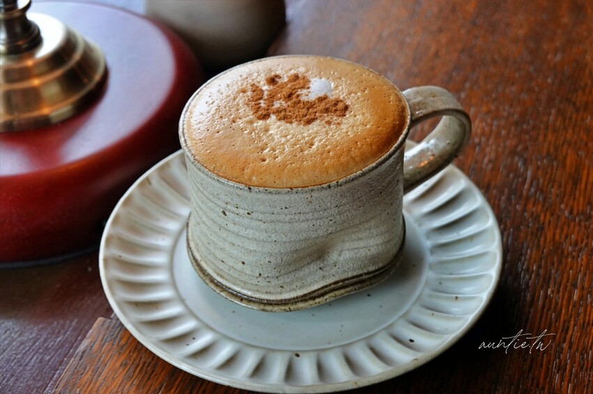 台北市中正區【台北】古亭｜隅咖啡，復古理髮廳優雅老派咖啡廳，還有偶而出現的隱藏版甜點喔！