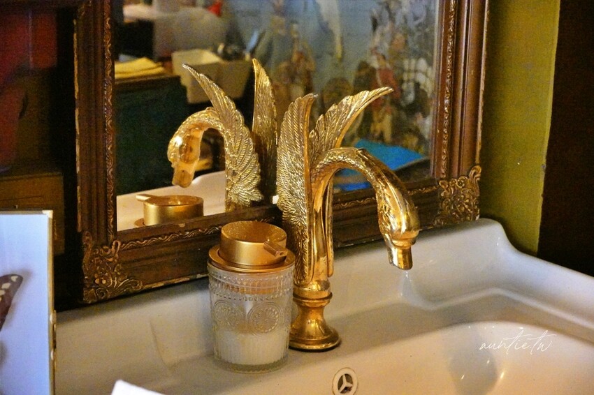 台北市中正區【台北】古亭｜隅咖啡，復古理髮廳優雅老派咖啡廳，還有偶而出現的隱藏版甜點喔！