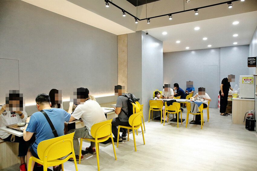 新莊超好吃海南雞飯推薦!好吃雞海南雞飯,雞肉鮮嫩多汁、金黃米