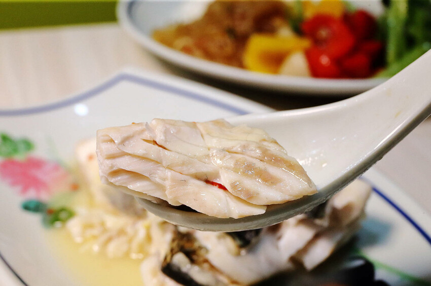 新莊超好吃海南雞飯推薦!好吃雞海南雞飯,雞肉鮮嫩多汁、金黃米