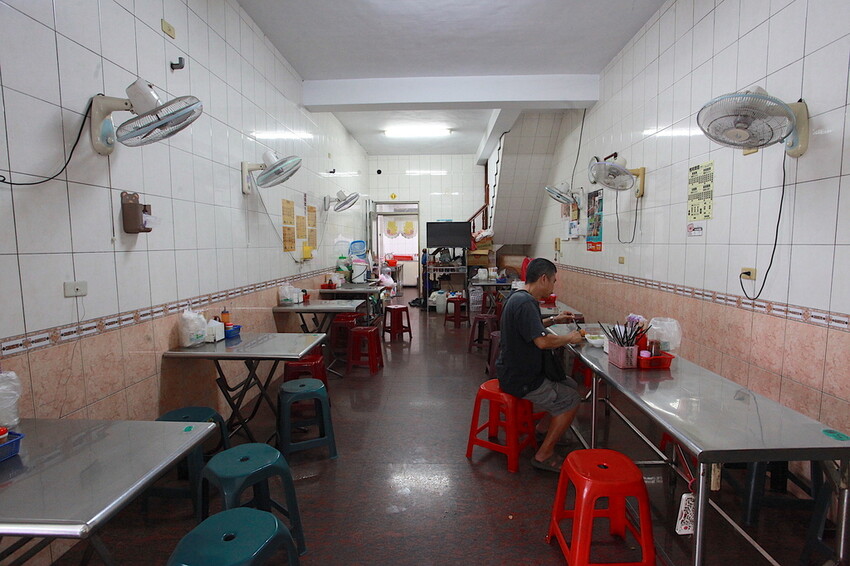 高雄市前鎮區吃。高雄美食|前鎮區。「柏村肉粽肉羹專賣店」勞工公園周遭美食,端午節將至應景一下,用料豐富CP值偏高美