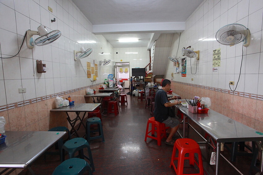 高雄市前鎮區吃。高雄美食|前鎮區。「柏村肉粽肉羹專賣店」勞工公園周遭美食,端午節將至應景一下,用料豐富CP值偏高美