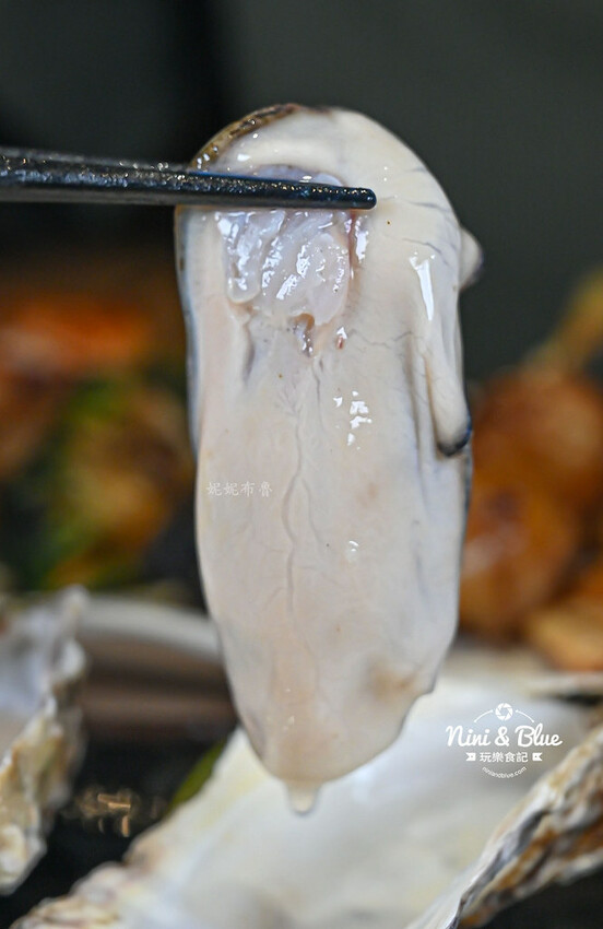 柒息地串燒居酒屋，台中逢甲夜市宵夜美食，十年神醬烤肉串燒15元起，超平價居酒屋 @Nini and Blue  玩樂食記