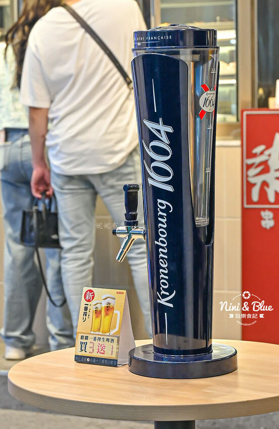 柒息地串燒居酒屋，台中逢甲夜市宵夜美食，十年神醬烤肉串燒15元起，超平價居酒屋 @Nini and Blue  玩樂食記