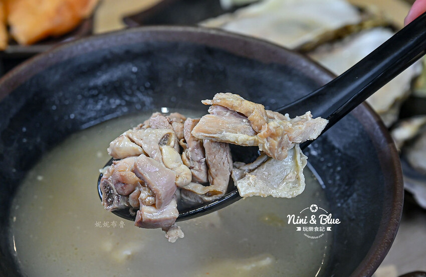 柒息地串燒居酒屋，台中逢甲夜市宵夜美食，十年神醬烤肉串燒15元起，超平價居酒屋 @Nini and Blue  玩樂食記