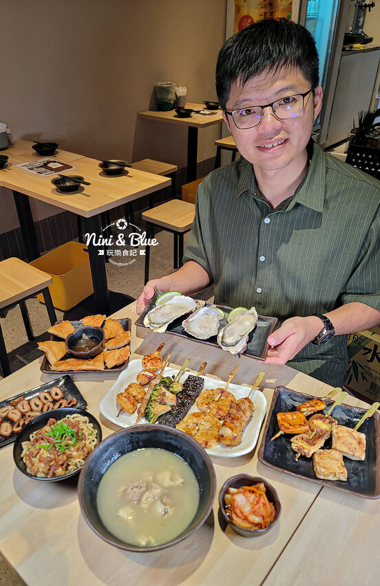 柒息地串燒居酒屋，台中逢甲夜市宵夜美食，十年神醬烤肉串燒15元起，超平價居酒屋 @Nini and Blue  玩樂食記