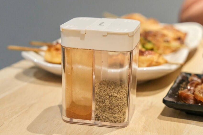柒息地串燒居酒屋 ｜台中逢甲人氣銅板價串燒店，每串最低15元加碼泡菜免費續! - 肉依小姐吃什麼
