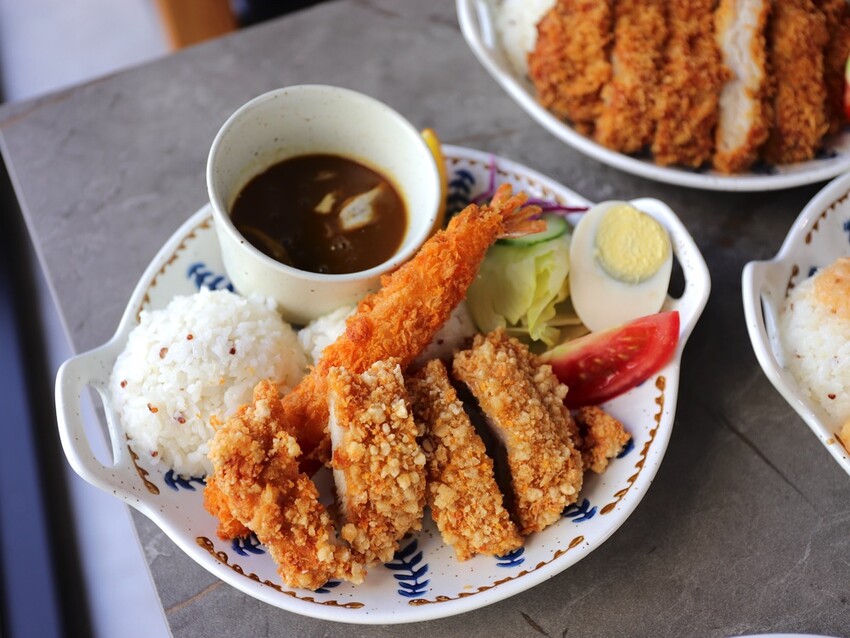 沖繩蝦蝦飯台南限定！咖哩飯吃到飽。