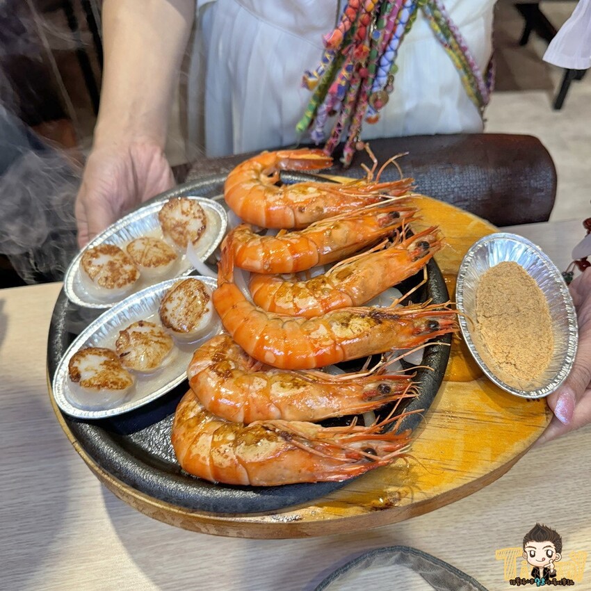 新竹縣竹東鎮100%原肉平價牛排+豐富自助吧吃到飽只要190元起！290元就可以吃到三種肉肉排餐+麵條無限續免費！--跟著踢小米吃喝玩樂趣