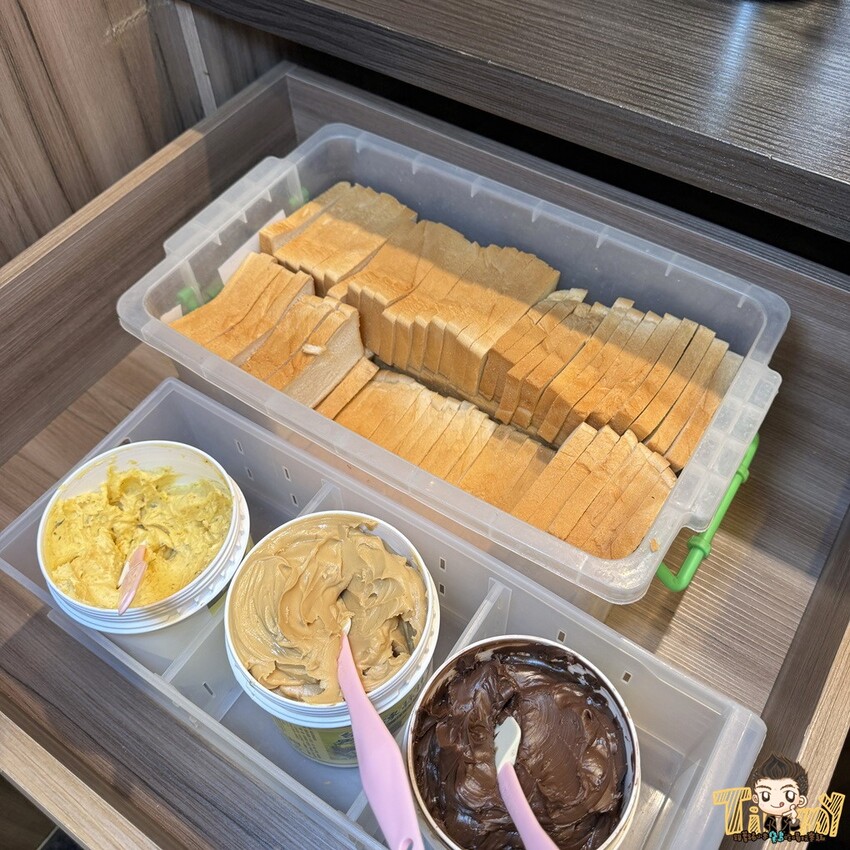 新竹縣竹東鎮100%原肉平價牛排+豐富自助吧吃到飽只要190元起！290元就可以吃到三種肉肉排餐+麵條無限續免費！--跟著踢小米吃喝玩樂趣