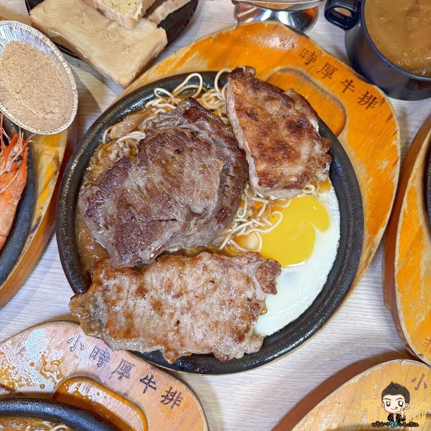 新竹縣竹東鎮100%原肉平價牛排+豐富自助吧吃到飽只要190元起！290元就可以吃到三種肉肉排餐+麵條無限續免費！--跟著踢小米吃喝玩樂趣