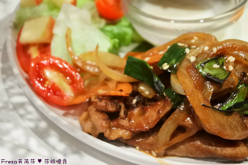 台中市北屯區台中甜點【午吉日式鬆餅｜定食｜咖啡】近洲際棒球場甜點餐盤.全日營業有插座咖啡廳.約會下午茶│民俗文物館│