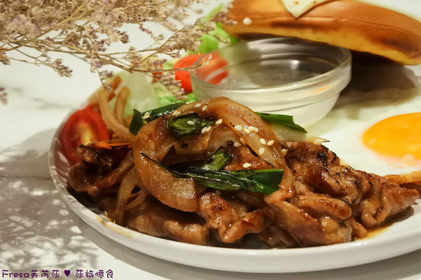 台中市北屯區台中甜點【午吉日式鬆餅｜定食｜咖啡】近洲際棒球場甜點餐盤.全日營業有插座咖啡廳.約會下午茶│民俗文物館│