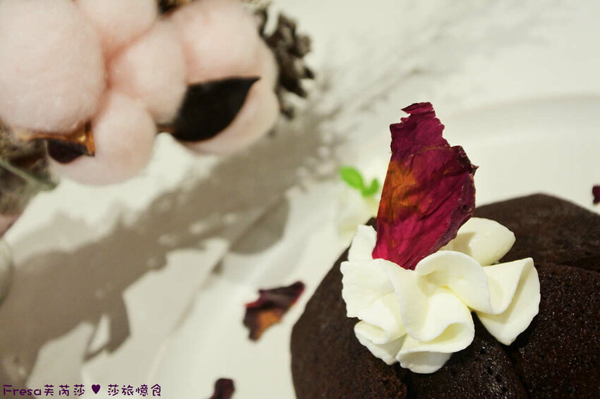 台中市北屯區台中甜點【午吉日式鬆餅｜定食｜咖啡】近洲際棒球場甜點餐盤.全日營業有插座咖啡廳.約會下午茶│民俗文物館│