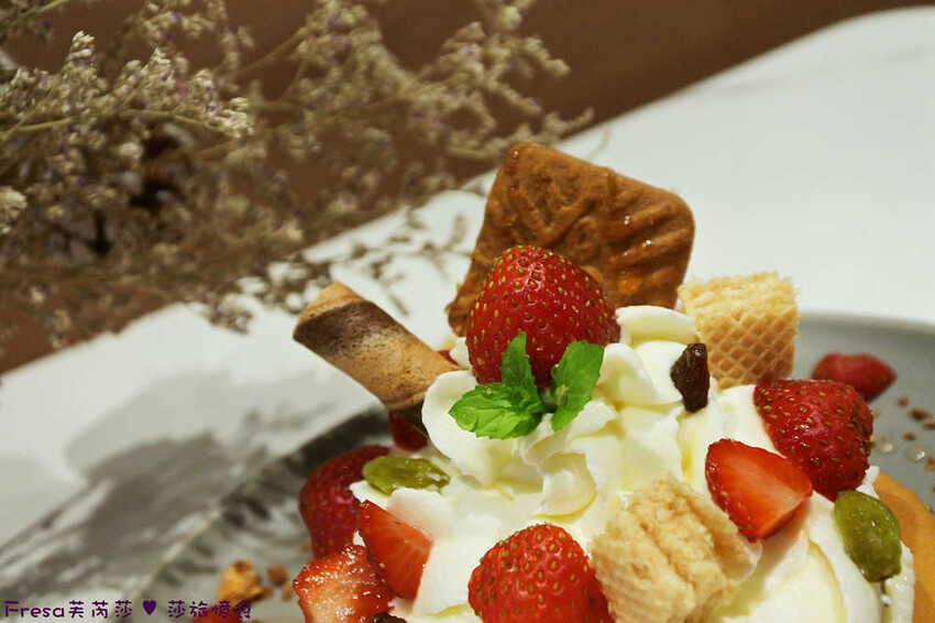 台中市北屯區台中甜點【午吉日式鬆餅｜定食｜咖啡】近洲際棒球場甜點餐盤.全日營業有插座咖啡廳.約會下午茶│民俗文物館│